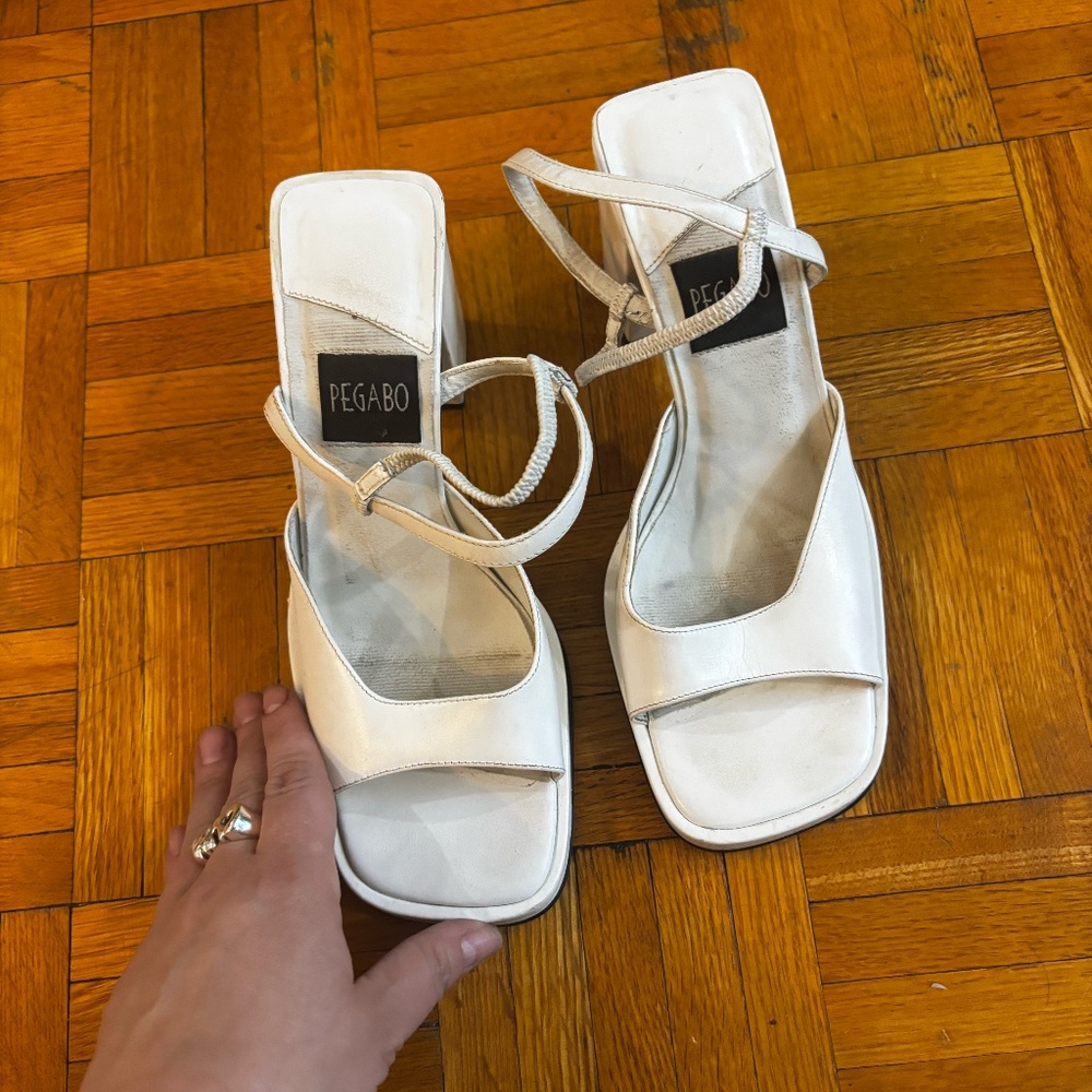 Pegabo White Women's Heels